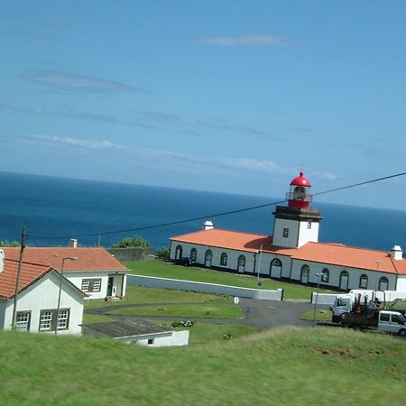 Moradias Estacao Radio Naval , Moradia Vila Do Porto Lajes das Flores المظهر الخارجي الصورة