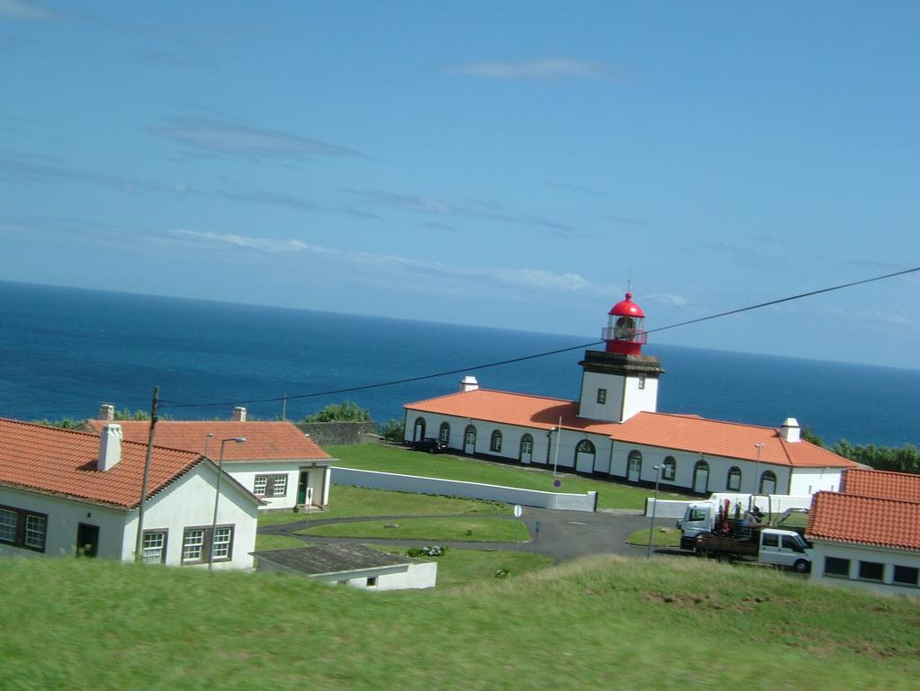 Moradias Estacao Radio Naval , Moradia Vila Do Porto Lajes das Flores المظهر الخارجي الصورة